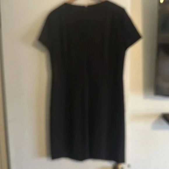 Stylish Tahari Arthur S Levine dress - Picture 4 of 4